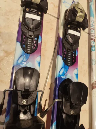 Tabla, fijaciones y palos de Sky Wedze