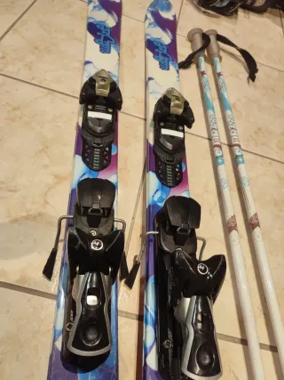 Tabla, fijaciones y palos de Sky Wedze