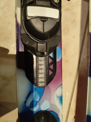 Tabla, fijaciones y palos de Sky Wedze