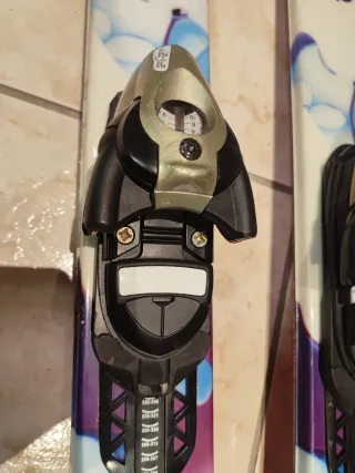 Tabla, fijaciones y palos de Sky Wedze