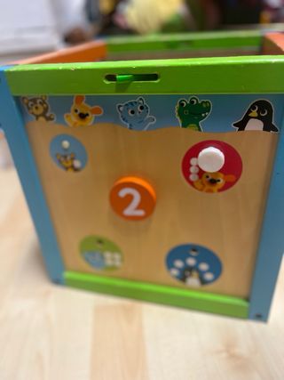 Cubo de actividades para bebés