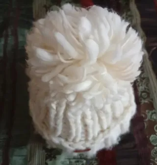 Cappello Barbour a maglia larga con pon pon