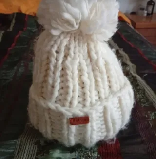 Cappello Barbour a maglia larga con pon pon