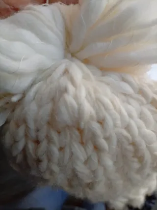 Cappello Barbour a maglia larga con pon pon