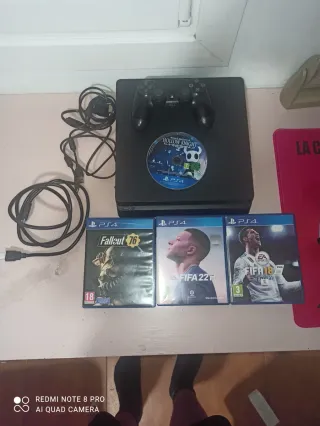 Consola PS4 Slim Negra + 4 Juegos