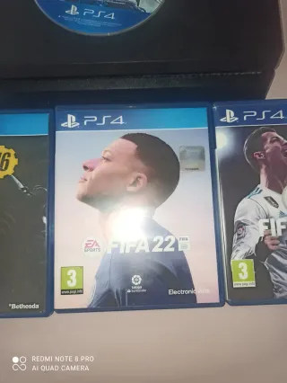 Consola PS4 Slim Negra + 4 Juegos