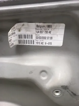 Elevalunas Delantero Derecho VW Golf IV