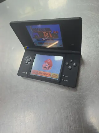 Nintendo DSi Negra + Cargador