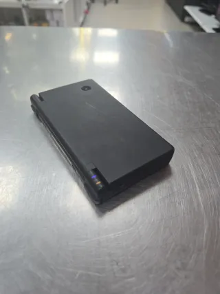 Nintendo DSi Negra + Cargador