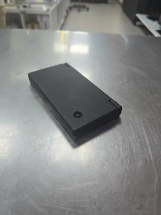 Nintendo DSi Negra + Cargador