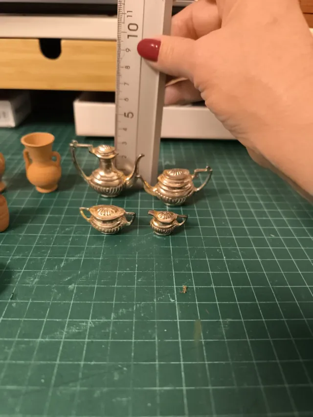Miniature di terracotta: Giare e ciotole