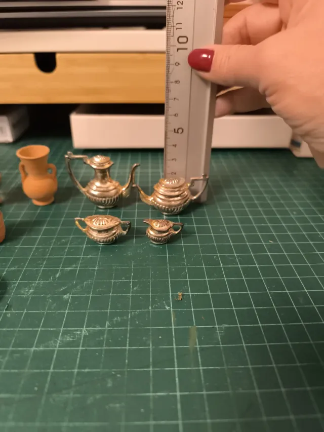 Miniature di terracotta: Giare e ciotole