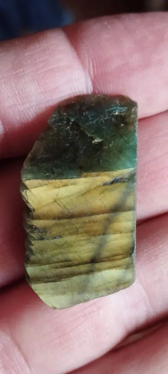 Labradorita Natural.