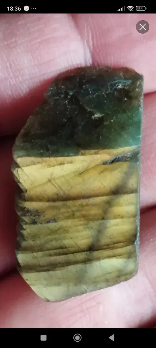 Labradorita Natural.