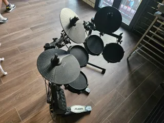 Batería Electrónica Alesis Turbo
