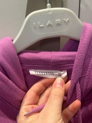 Felpa viola con scritta PERFECT