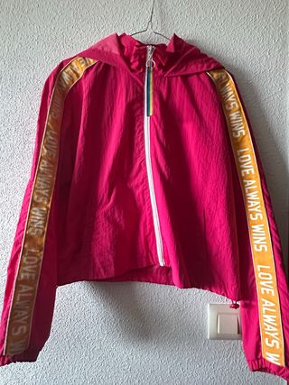 Chaqueta Fucsia M -  Love Always Wins