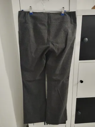 Pantalón de vestir gris a cuadros