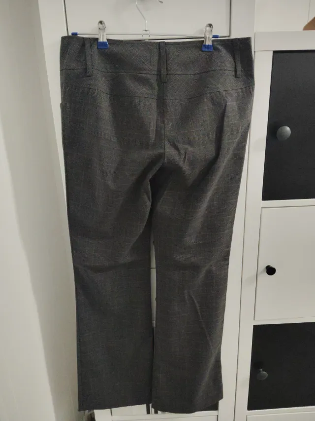 Pantalón de vestir gris a cuadros