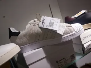 Adidas Superstar Blancas y Negras 46 y 2/3