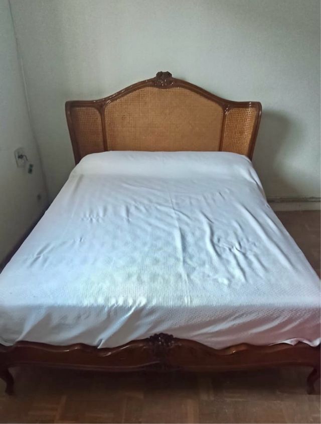 Cama de madera + colchón de regalo