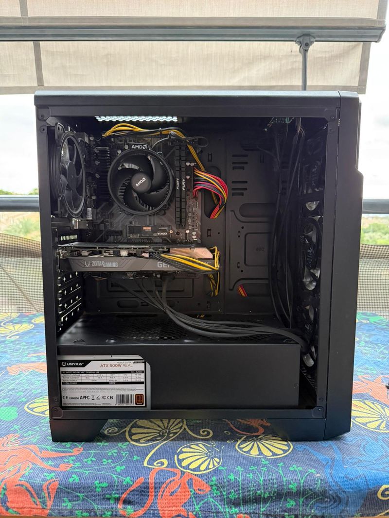(PRECIO NEGOCIABLE) PC SOBREMESA PERFECTO ESTADO