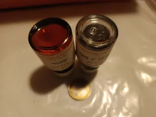 2 Botellines Farmacia Antiguos