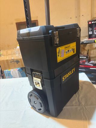 Caja de herramientas Stanley con ruedas