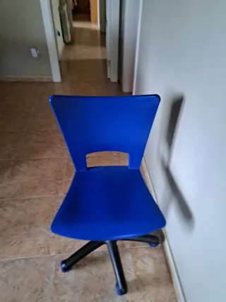 Silla de escritorio azul con logo Monster