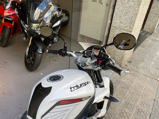 TRIUMPH STREET TRIPLE 675 R