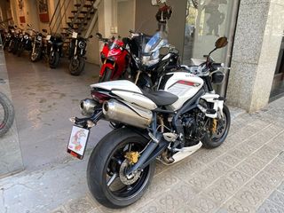 TRIUMPH STREET TRIPLE 675 R