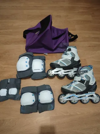 Patines en línea y protecciones con bolsa