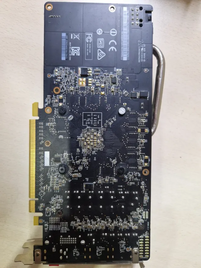 Tarjeta Gráfica MSI RX 570 Armour 4GB