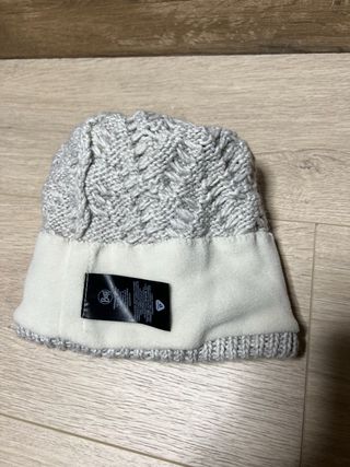 Gorro Buff Tricot y Polar con Pompón