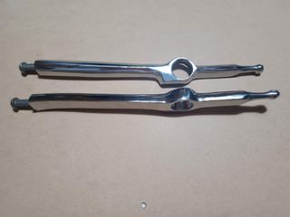 Montanti parabrezza artigianali in ottone cromato