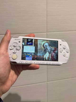 PSP 3000 Blanca + 64GB + Batería Nueva