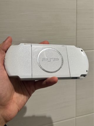 PSP 3000 Blanca + 64GB + Batería Nueva
