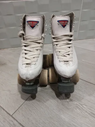 Patines artísticos blancos