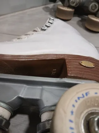 Patines artísticos blancos