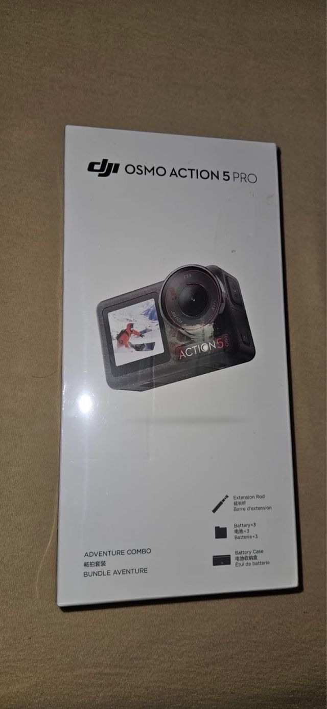 DJI Osmo Action 5 Pro Adventure Combo