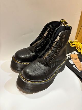 Botas Dr. Martens con cremallera de cuero