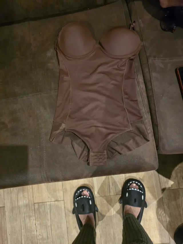 Body moldeador bustier marrón