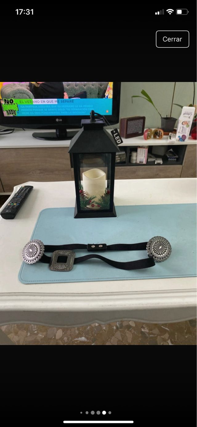 Cintura nera con dettagli argentati