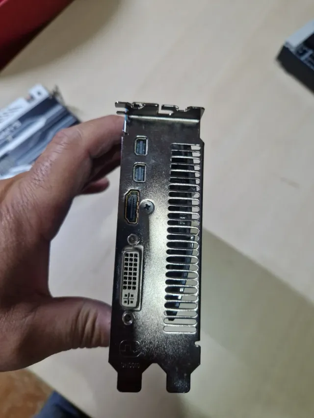 Tarjeta Gráfica Gigabyte R7870C