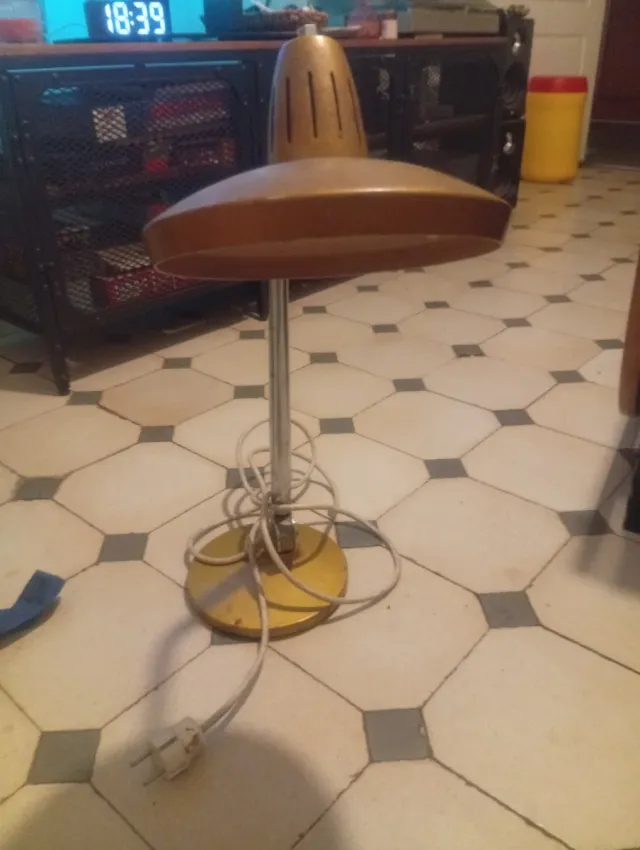 Lámpara Fase Dorada