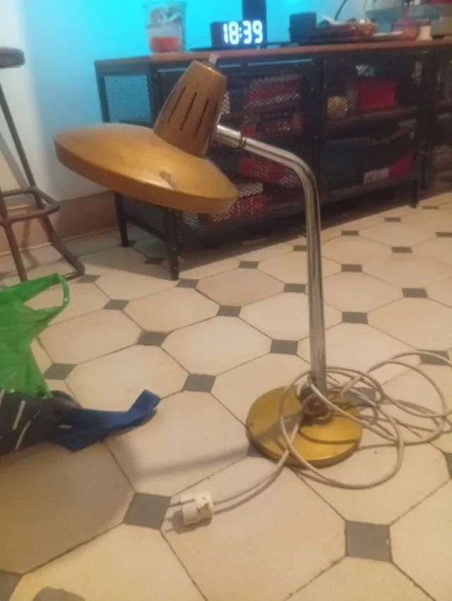 Lámpara Fase Dorada