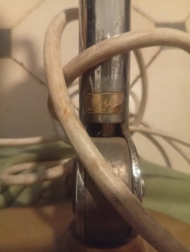 Lámpara Fase Dorada