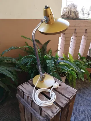 Lámpara Fase Dorada