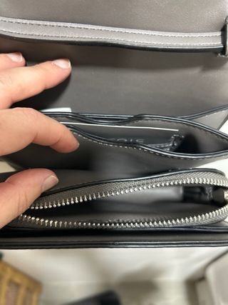 Bolso floral con texto