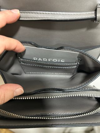 Bolso floral con texto